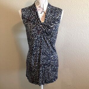 CAbi NWOT #3242 Bowie twist sleeveless top in size Large.